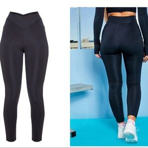 Pretty Little Thing V-Front legging, Sz 6